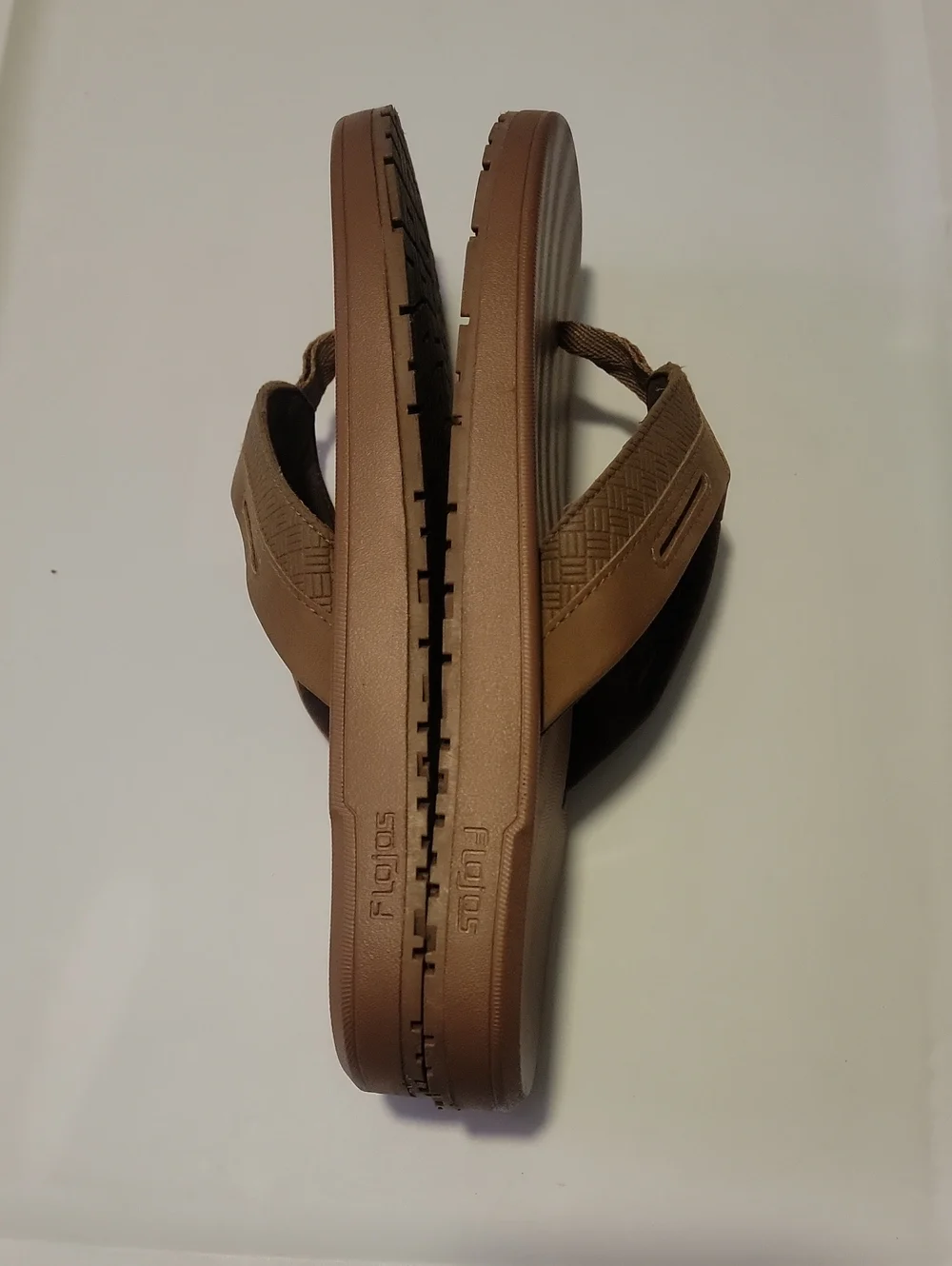 Flojos Tan/Brown Men's Ryan Flip Flop Sandals Size 8